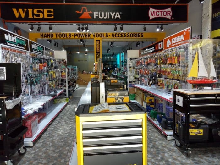 Mẫu thiết kế cửa hàng bán đồ kim khí 04