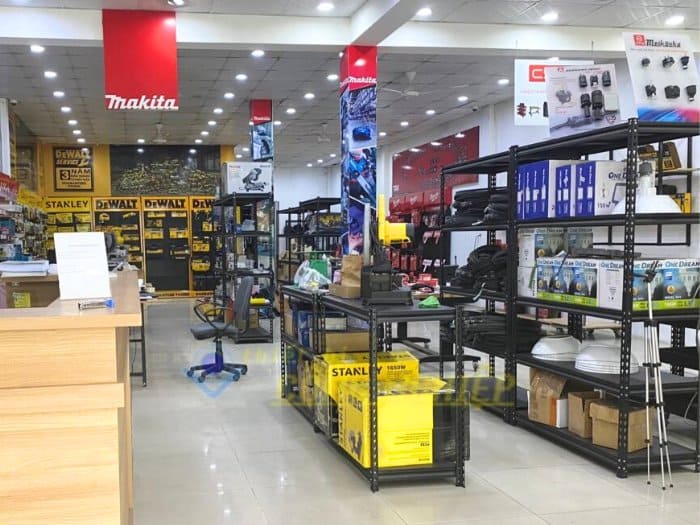 Mẫu thiết kế cửa hàng bán đồ kim khí 07