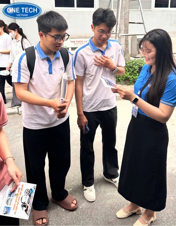 Hình ảnh ngày hội việc làm 04