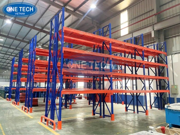 Kệ 4 tầng để hàng hóa theo lô