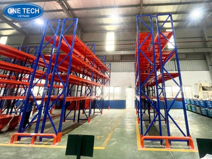 Kệ Double Deep 4 tầng phổ biến trong kho công nghiệp