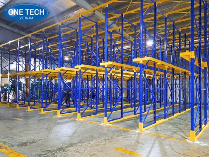 Kệ Drive In - Tối ưu diện tích kho hàng ngành ô tô tốt
