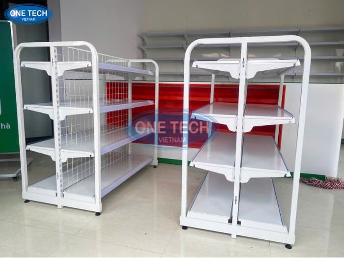 Kệ lưng lưới giữa nhà