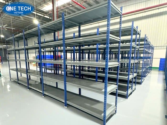 Lợi ích khi làm kệ sắt theo yêu cầu