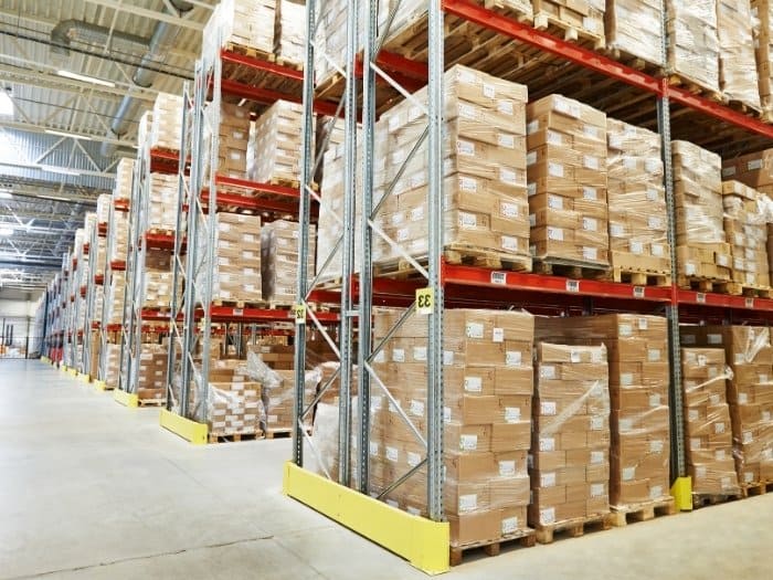 Lưu ý khi áp dụng nguyên tắc FIFO trong kho hàng