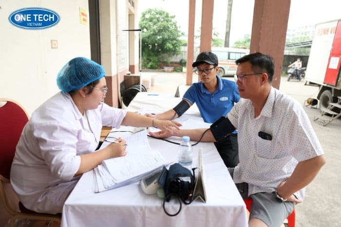 Hình ảnh khám sức khỏe tại nhà máy 01