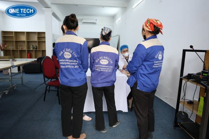 Hình ảnh khám sức khỏe tại nhà máy 07