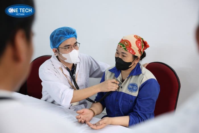 Hình ảnh khám sức khỏe tại nhà máy 09