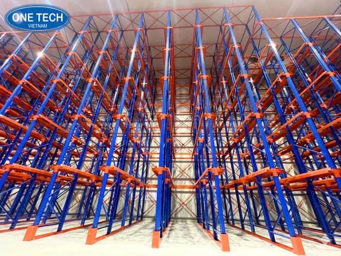 Kệ kho Drive In 5 tầng, thiết kế không lối đi