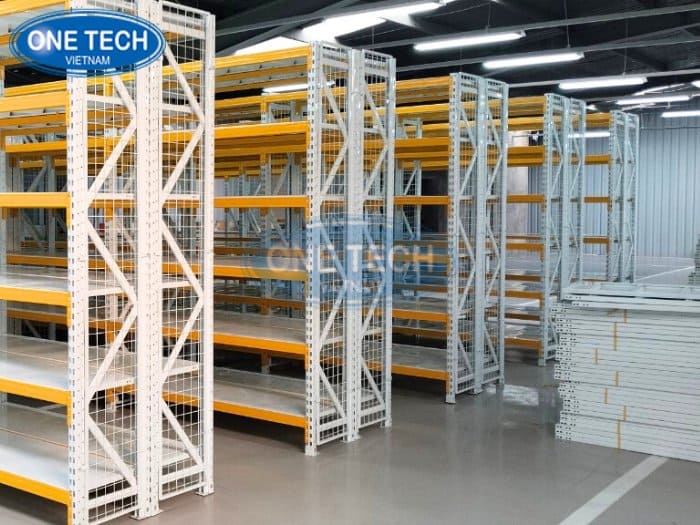 Kệ trung tải có tải trọng từ 300 - 500kg