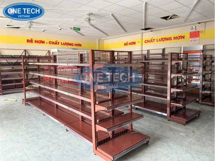 Kệ màu cam nâu nổi bật