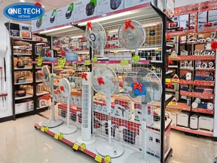 Kệ trưng bày quạt điện thiết kế chắc chắn