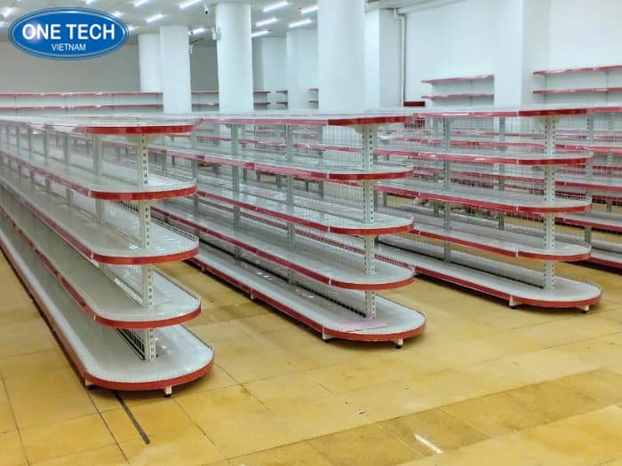 Kệ trưng bày tại cửa hàng đẹp, độc đáo