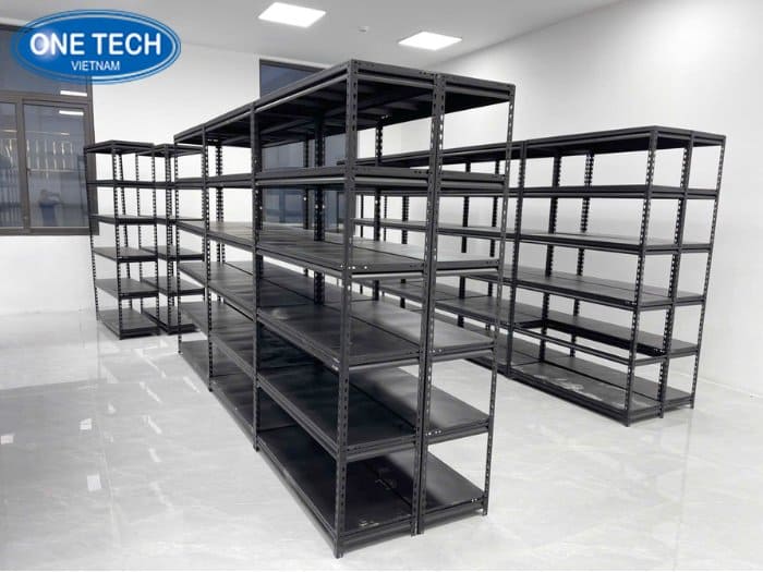 Lưu ý khi mua kệ sắt tại Hcm giá rẻ