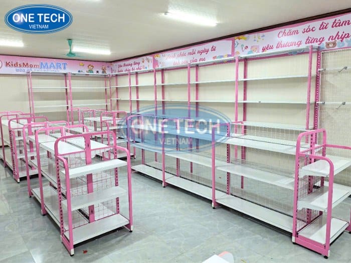 Mẫu kệ siêu thị màu hồng thu hút