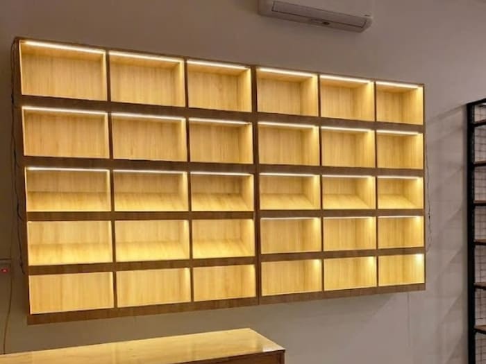 Kệ treo tường tích hợp đèn LED