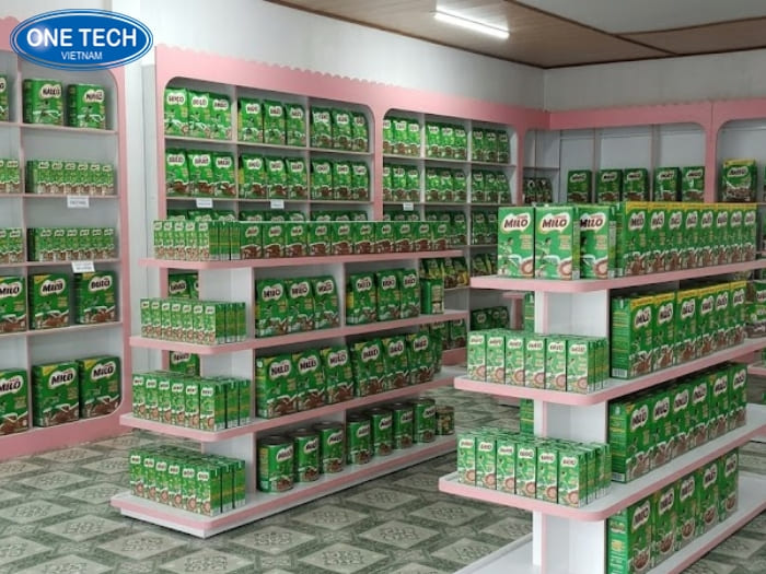 Kệ gỗ MDF cho cửa hàng kinh doanh sữa Milo