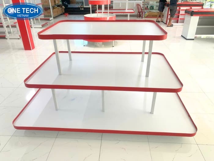 Kệ hình chữ nhật tam cấp