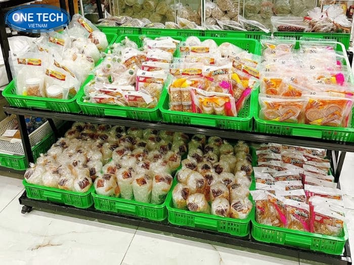 Kệ khay nhựa rau củ quả bày bánh tráng
