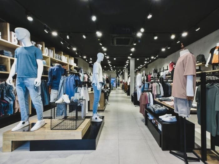 30 mẫu thiết kế cửa hàng bán quần áo nam dễ di công