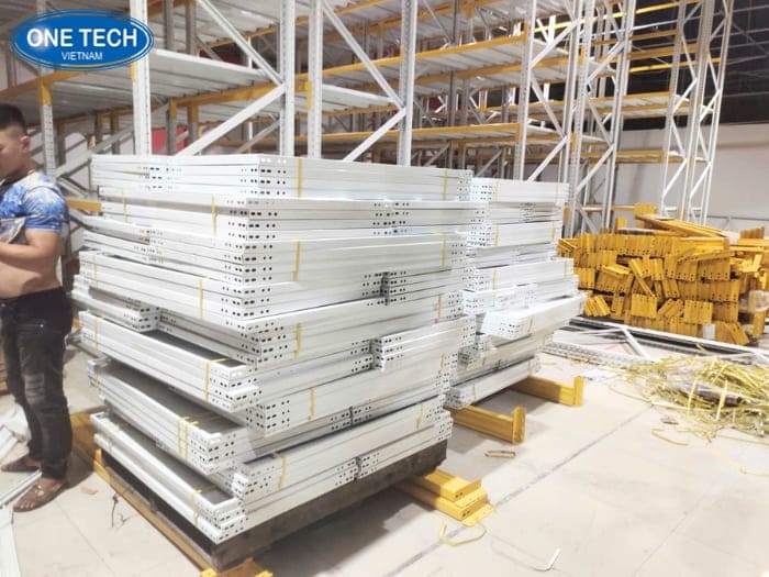 Lắp đặt dự án kệ kho cho công ty dịch vụ ô tô Carpla 15