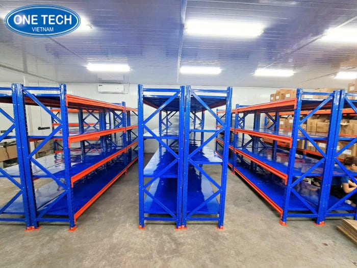 Mức tải trọng lưu trữ kệ trung tải