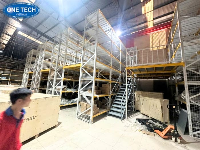 Hệ thống kệ trung tải kết hợp sàn lửng