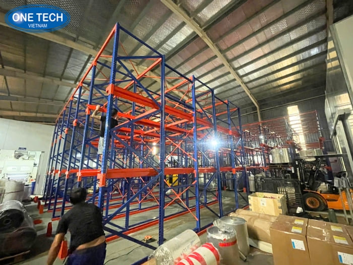 Hệ thống kệ Drive In gồm 12 dãy