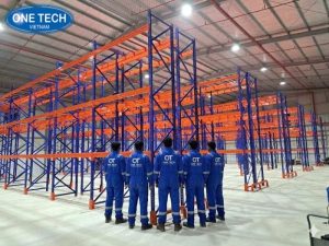 One Tech Group thi công lắp đặt kệ kho hàng chuyên nghiệp
