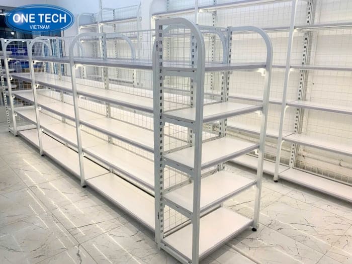 Kệ phối đèn LED làm nổi bật các sản phẩm thể thao