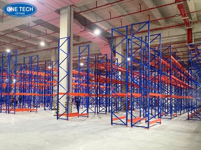 Kệ sắt công nghiệp chuyên lưu trữ hàng tải cao