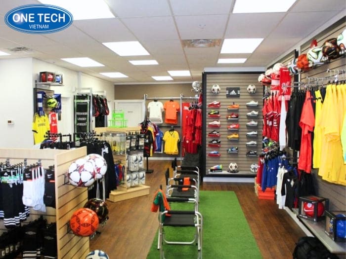 Kinh nghiệm mua kệ cho shop thể thao