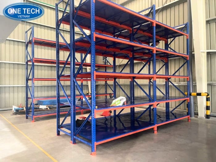 Khí hậu ảnh hưởng đến kệ kho 