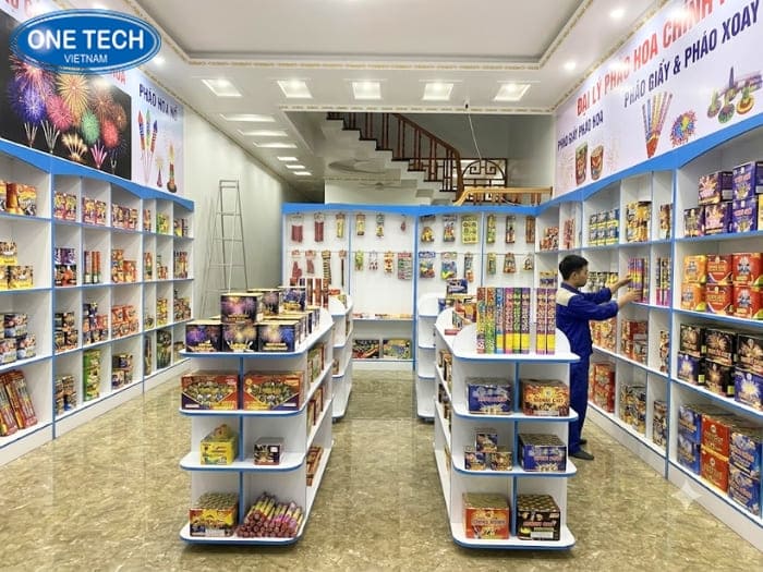 Kệ gỗ MDF cao cấp, trưng bày các loại pháo hoa đắt tiền