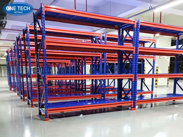 Kệ trung tải được sử dụng phổ biến