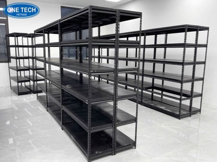 Kệ V cài cho kho hàng quy mô nhỏ