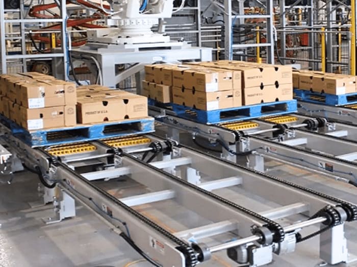 Băng tải xích để vận chuyển pallet