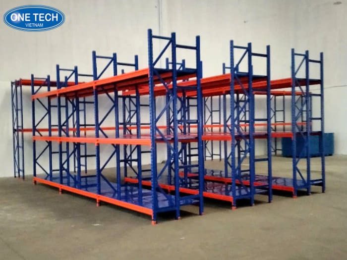 Các câu hỏi liên quan khi mua kệ kho trung tải 