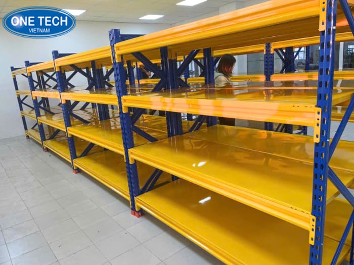 Hướng dẫn chọn kệ hạng trung phù hợp