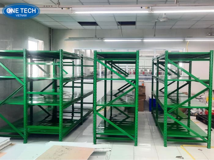 Kệ trung tải tại Tây Ninh đa dạng màu sắc
