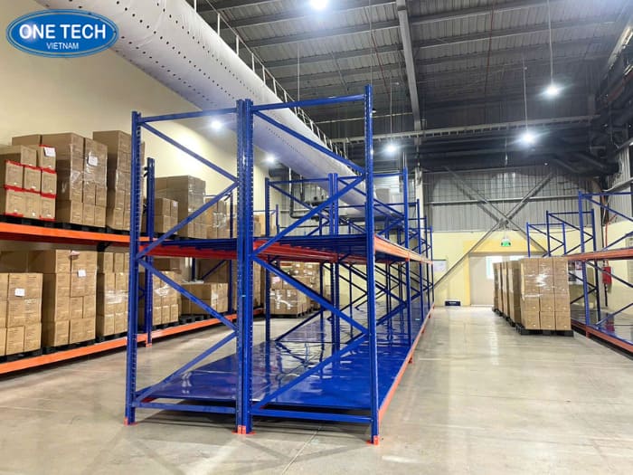 Phân loại kệ kho trung tải ở Cà Mau