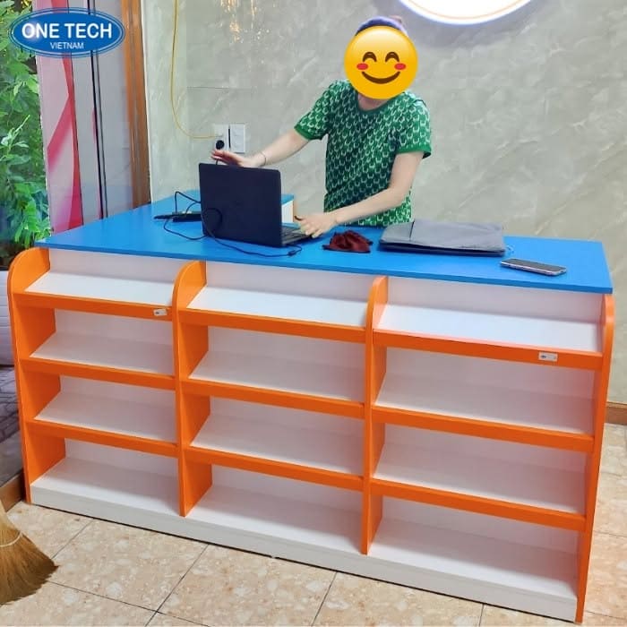 Bàn thu ngân phối màu bắt mắt