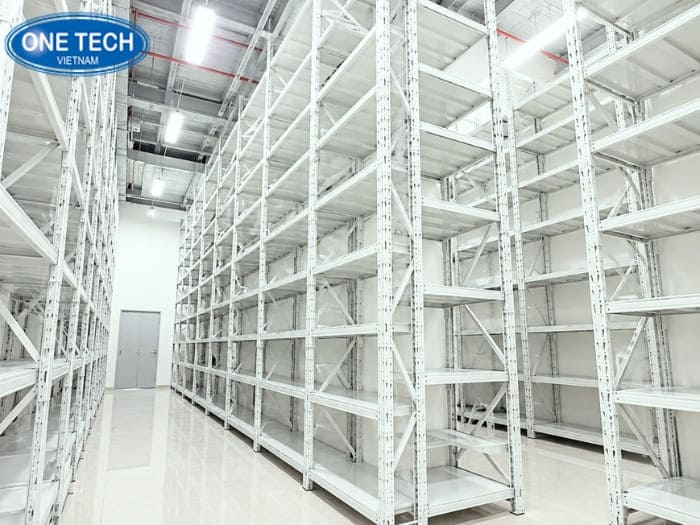 Hệ thống kệ trung tải với chiều cao 3m, thiết kế tới 8 tầng