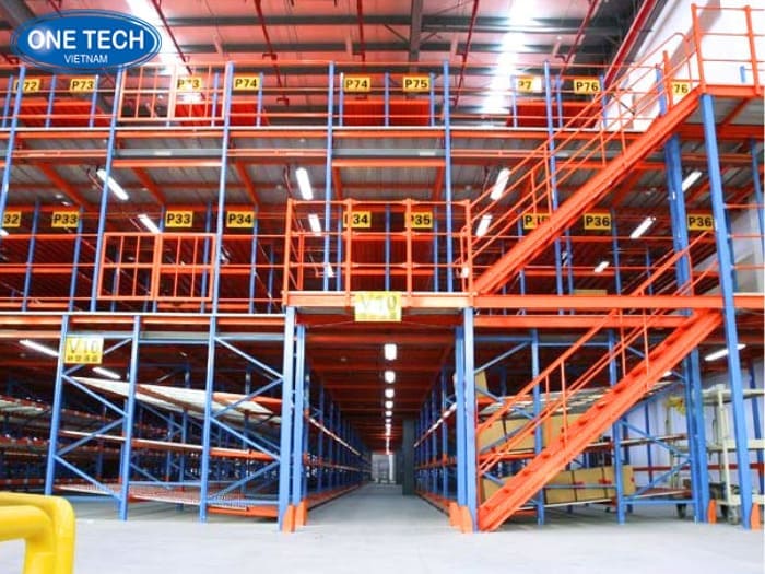 Kệ sàn Mezzanine tạo các sàn lửng trong kho hàng công nghiệp