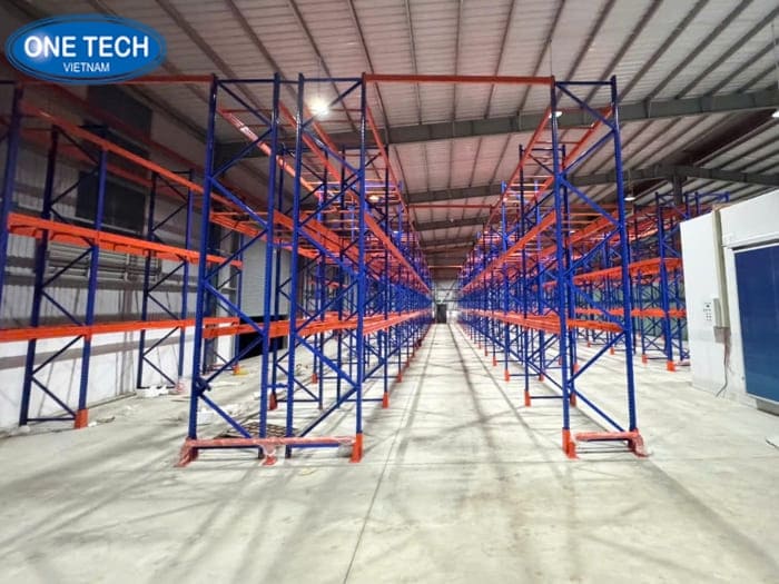Dự án được thực hiện tại kho hàng có quy mô 1.000m²