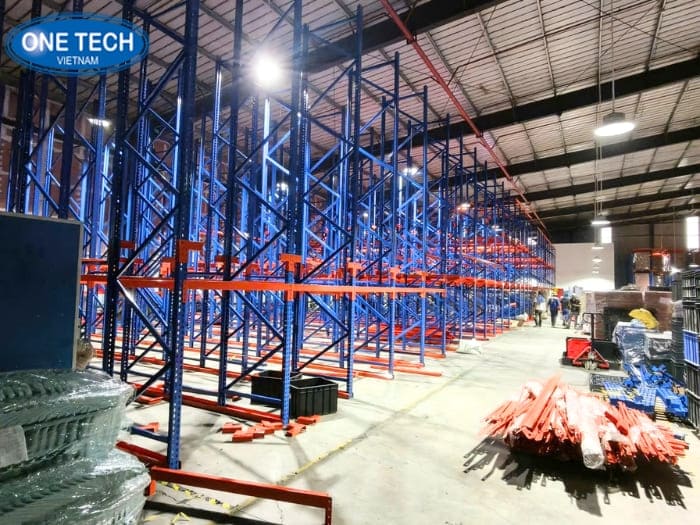 Hình ảnh dự án kệ Drive In cho công ty Nam Á 01