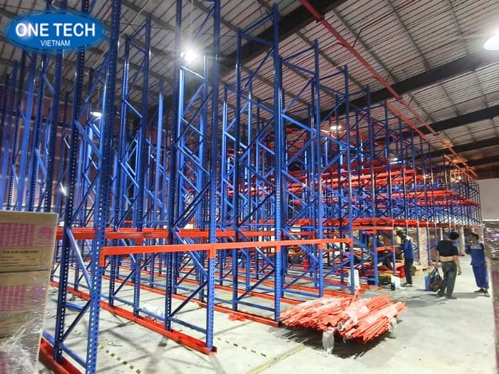 Lựa chọn kệ Drive In cho kho hàng