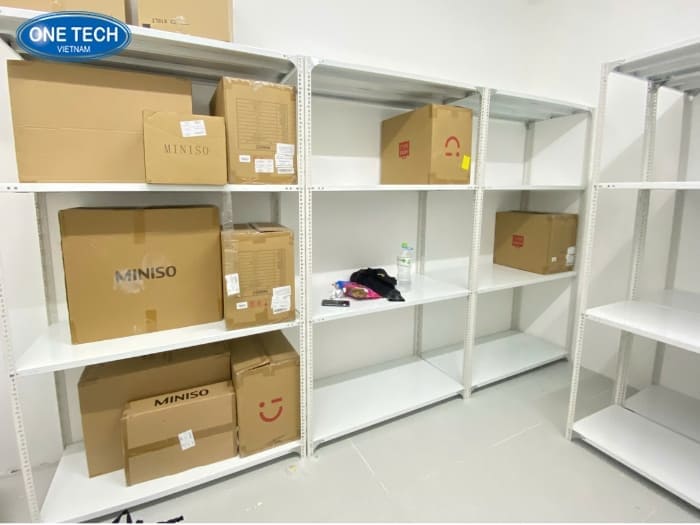 Kệ V lỗ 4 tầng ở Tây Ninh 